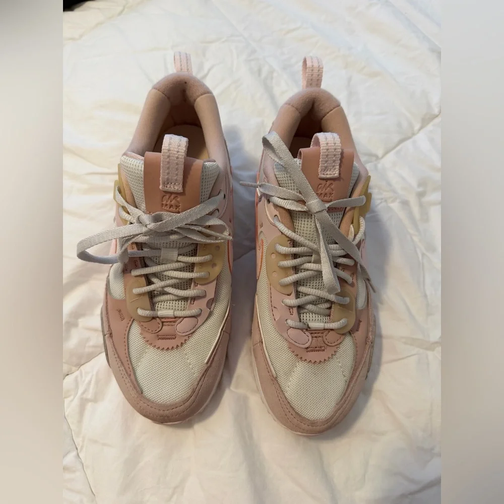 Nike Air Max Sneakers Blush Pink | Women’s Casual Athletic Shoes Size 6